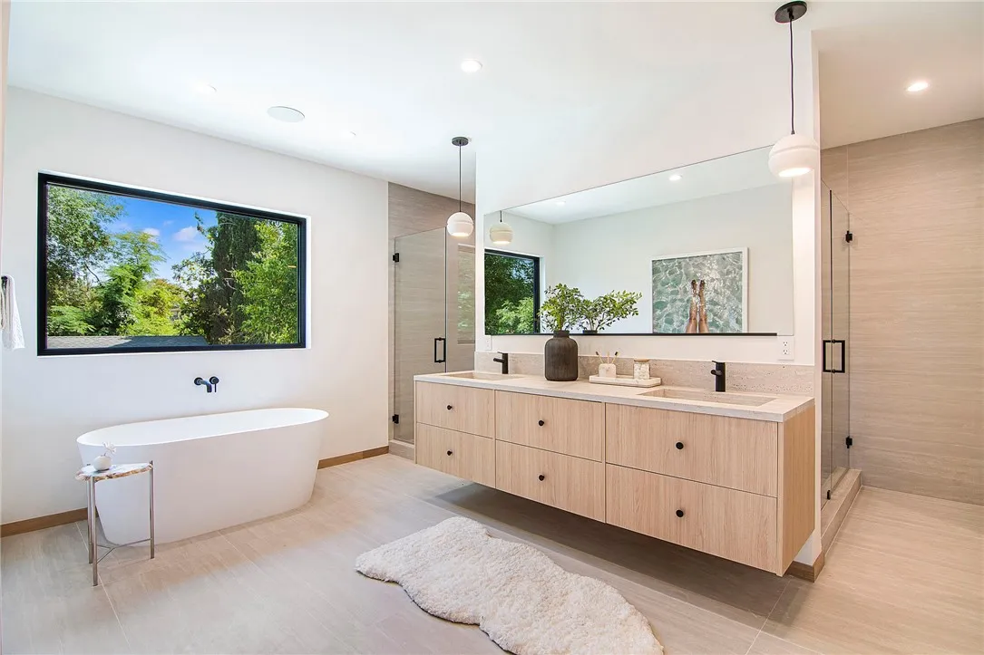 22616 Hatteras Street, Woodland Hills, California 91367 home-pic-14